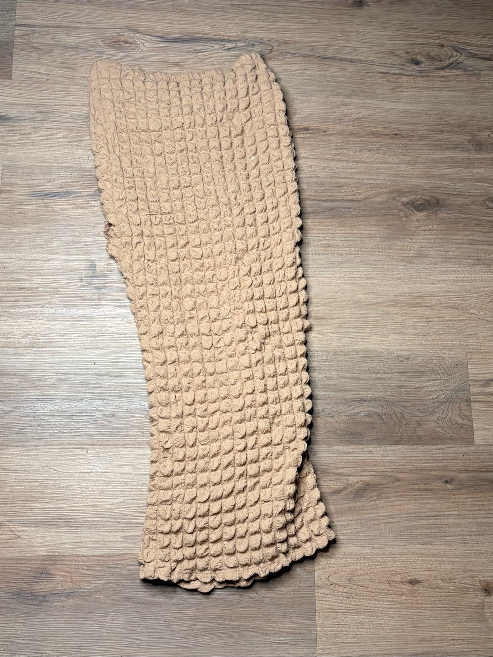 tan  maxi skirt with textured waffle knit pattern, size L #maxiskirt